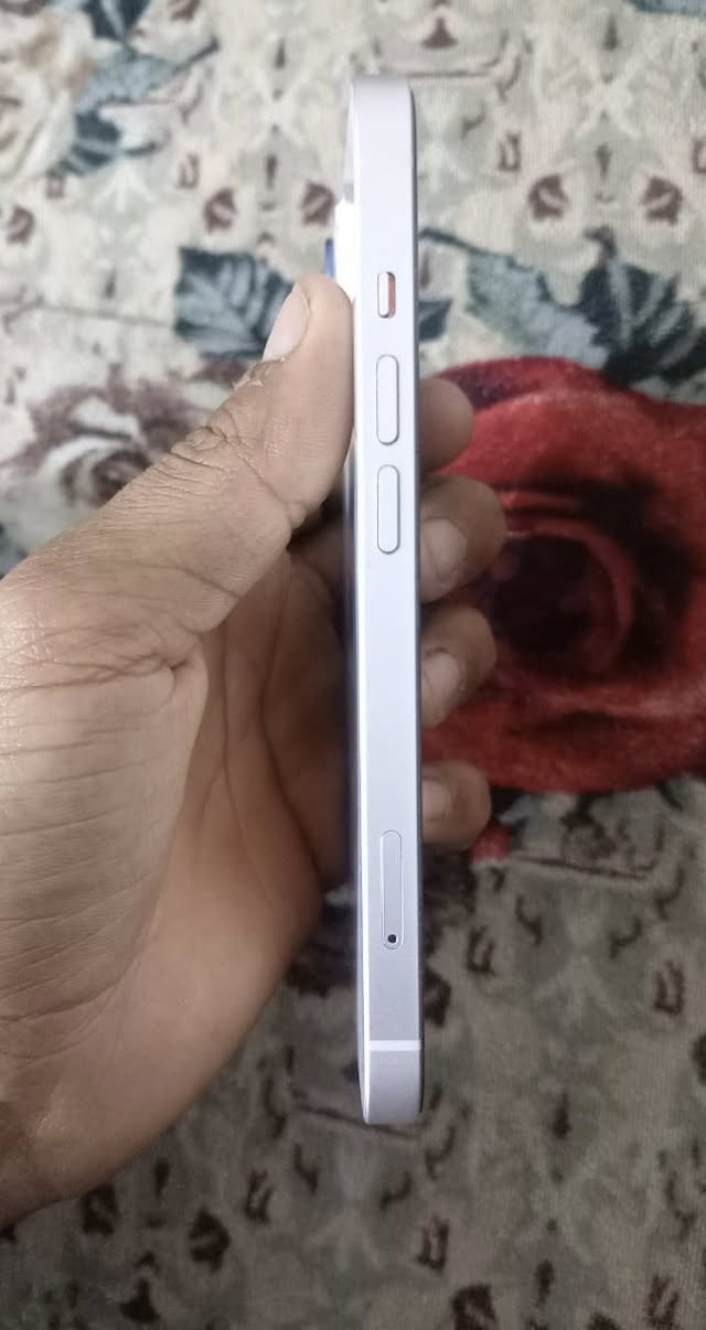 ايفون 13 عادي ذاكرة  128 نضيف ‎%‎100 بطاريه84 للبيع او مراوس


**إذا كنت صاحب هذا الإعلان وتريد حذفه لأي سبب، رجاءا أرسل رسالة إلى الدعم الفني**