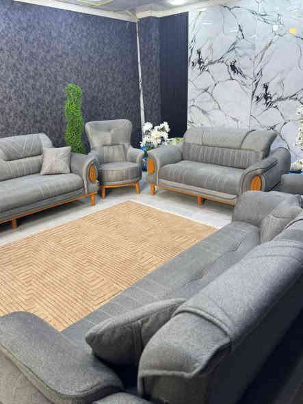 🛋️ التخم التركي الفاخر ***********
تفليش الاسعار فقط يمنه مليون واصل كل محافضات 😍😍

✔ 10 مقاعد فخمة بجودة عالية وتصميم راقٍ
✔ 2 قنفات ثلاثية بحجم 220 سم
✔ العرض: 90 سم
✔ 2ثلاثي 2كراسي 1ثنائيه
✔ تصميم قلاب يصلح سرير، مثالي لأصحاب المنازل الصغيرة، لا تحتار عند استقبال الضيوف!
✔ الخشب: زان بالكامل، متين وقوي
✔ القاعدة: خشب زان لمتانة إضافية
✔ الإسفنج: سوفت طبي مريح جدًا، مثالي لأصحاب الوزن الثقيل
💰 السعر: مليون  واصللوالعرض لفتره محدوده فقط 4ايام سارعو بل حجز
📢 متوفر تجهيز جملة ومفرد
🚚 خدمة توصيل إلى كافة محافظات العراق مجانا 
📍 العنوان: كلار
📞 للمزيد من التفاصيل:
👩‍💼 موظفة المبيعات: ***********
🔹 هاشتاك
#معرض_Royal Design-رويال دزاين #تخم_تركي #أثاث_راقي #تصاميم_عصرية #ديكور_فاخر #خشب_زان #أناقة_المنزل #راحة_وجمال #توصيل_مجاني #منازل_صغيرة
