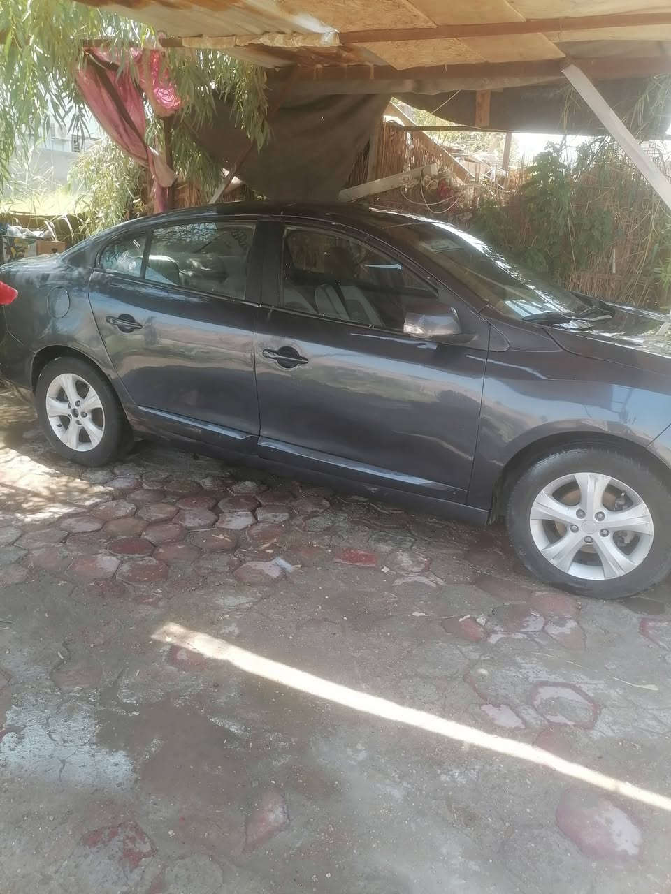 رينو فلونس موديل ١١ جاهزة من كلشي تبريد حدادية تخم تايرات رقم نكليزي سنويه ٣٠ مكينه كير جديد السعر ٤٥ وبيه مجال ترايك البصره اتصل *********** وبيك خير وتدلل مري كهربائي كشن كهربائي على وظع شركه

