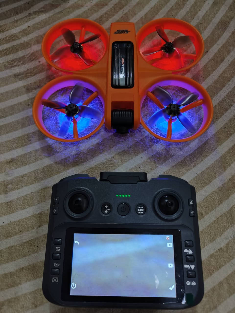 اخر قطعة 156s
شرط الفحص والطيران 
75 الف اكتب تم وبالعافية 
محركات برشلز وجوستك شحن وشاشة تصوير هاي رزليوشن مع جنطة اصلية مع رام اصلي مع كارت ريدر اصلي 
يوجد توصيل لكل المحافظات


**إذا كنت صاحب هذا الإعلان وتريد حذفه لأي سبب، رجاءا أرسل رسالة إلى الدعم الفني**