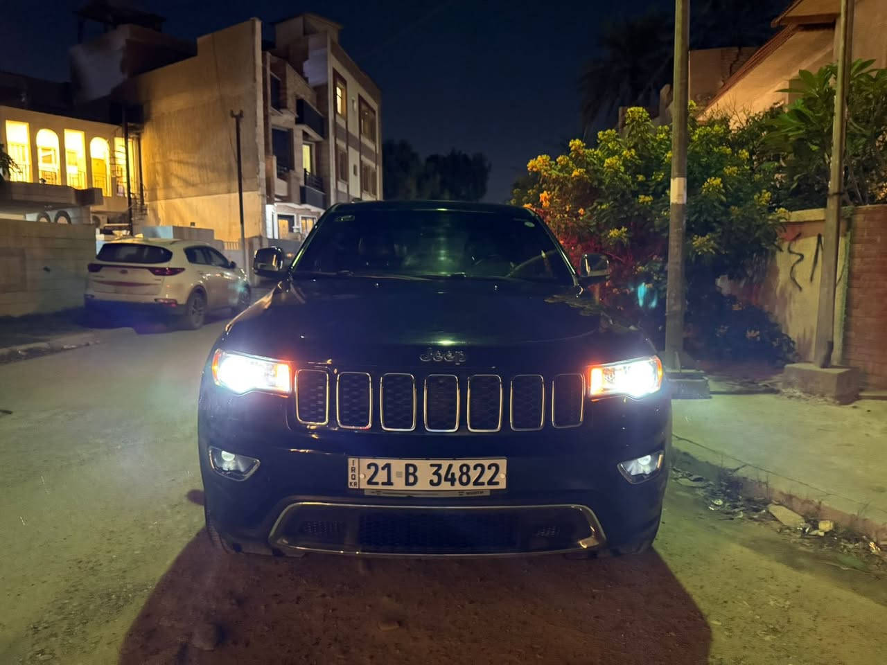 جيب گراند شيروكي موديل 2017 فئة Limited
السيارة وارد كندي - كلين تايتل بدون حادث مكفولة كفالة عامة
▪️محرك 3.6 
▪️گير 8 نمر
▪️كشنات جلد 
▪️كشنات كهرباء
▪️شاشة كبيرة
▪️كاميرا
▪️حساسات امامي خلفي
▪️تشغيل عن بعد
▪️فتحة سقف
▪️كشنات تدفئة
▪️ستيرن تدفئة
▪️السيارة فور ويل
▪️اشاير بالمري
السيارة جديدة بمعنى الكلمة ماشية 184 حقيقي 
السيارة رقم سليمانية وتحويل بنفس اليوم 
السيارة تفيد الجناي مو للبياع شراي
للاستفسار تواصل *********** متوفر واتساب
