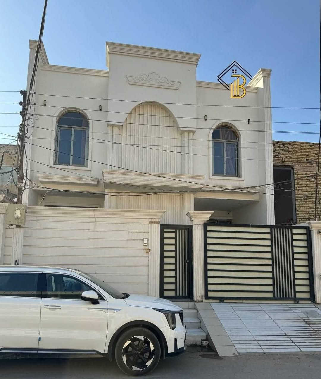 🏡 دار سكن للبيع – حي الفرات

📍 العنوان: حي الفرات
📐 المساحة: 189 متر مربع
📏 الواجهة: 9 متر
🏠 البناء: طابقان – بناء حديث

✨ مواصفات الدار:

-4 غرف نوم
-صالة مريحة
-استقبال واسع
-مطبخ
-مجاميع صحية 
تصميم حديث ومناسب للعوائل

📢 دار جاهزة للسكن في موقع جيد وقريبة من الخدمات، وتتميز بمساحة ممتازة وبناء حديث يوفر الراحة والخصوصية.

المراجعة 
     ♦️♦️♦️مجموعة باسم الشمري♦️♦️♦️
      ♦️♦️للاستثمار والتطوير العقاري♦️♦️
الفرع الاول/بغداد،القادسية،قرب مجمع الوزراء
الفرع الثاني/الديوانية،الجزائر ،الشارع الخدمي،مقابل تقاطع أم الخيل
للأستفسار الاتصال على📲
قسم المبيعات 📠
***********📱
***********📱 
📲 حمّل تطبيق باسم الشمّري العقاري الآن من Google Play:
👉 [https://play.google.com/store/apps/details?id=com.basemShamry.app](https://play.google.com/store/apps/details?id=com.basemShamry.app)
🍏 قريبًا على App Store
