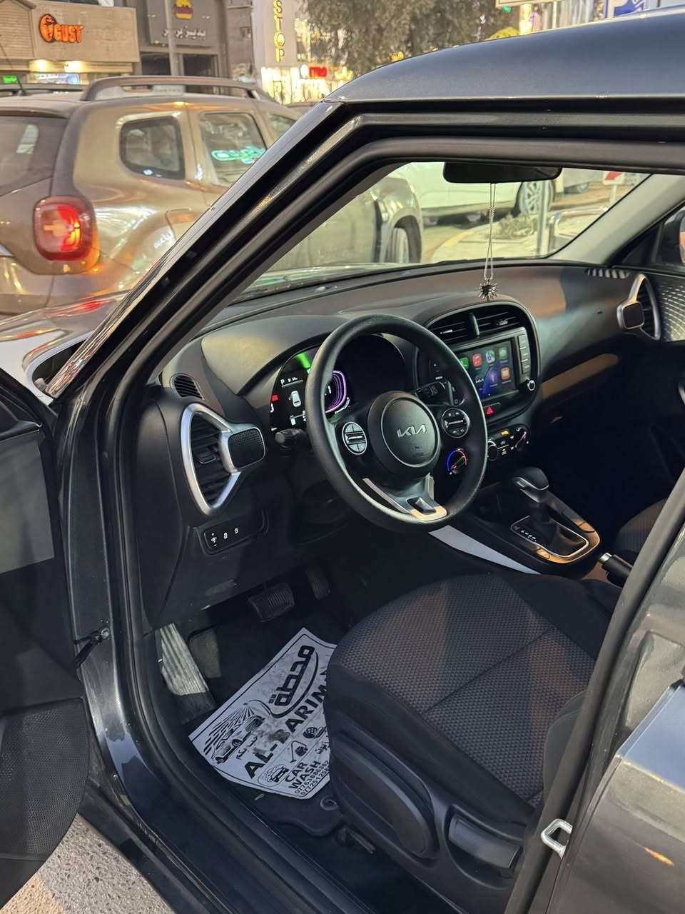 السلام عليكم..
(KIA SOUL 2025 LX)
ممشى السيارة: 4400(mi)
لون السيارة: فيلي 
ظرر السيارة: بنيد مبدل ومصبوغ  
السيارة دخول جديد وموديل السنة السيارة نظيفة جدا وحادثها حلو (وبدون اي ايرباگ) مواصفات السيارة lx يعني نص فول شاشة چبيرة 
تحديد مسار
مثبت سرعة 
تحذير اسطدام 
مكان السيارة بابل (حلة)

السعر:146 وبيها مجال

------------------------
***********
