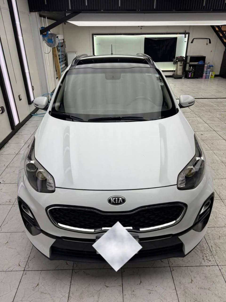 السلام عليكم ورحمه الله وبركاته
سبورتج خليجي موديل 2020للبيع السيارة ماشيه73الف كيلوحقيقي رقم اربيل هزه وسنويه جديده السيارة بانوراما تخم تايرجديد 
حساس امامي خلفي 
تبريد قطعتين باسمنا شخصيا 
السعر21$وبيها مجال للطيبين 
للاستفسار ***********
