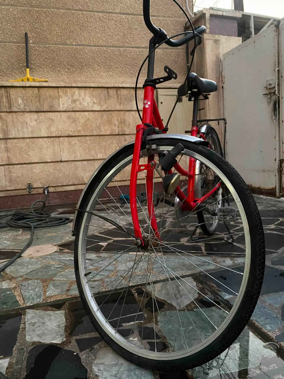 بطه بناتي نضيف البايسكل يفيد جماعه الجمباز وممستعمل هواي بريكاته امامي وخلفي وتايرات جدد 

مكان بالامين الثانيه المعلمين

سعره 110 الف وبي مجال 

شراي تواصل هنا ***********
