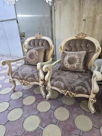 تخم مستخدم للبيع تركي رئاسي ثقيل ٦ قطع  ثنين قنفات و ٤ كراسي وكوشات ما...