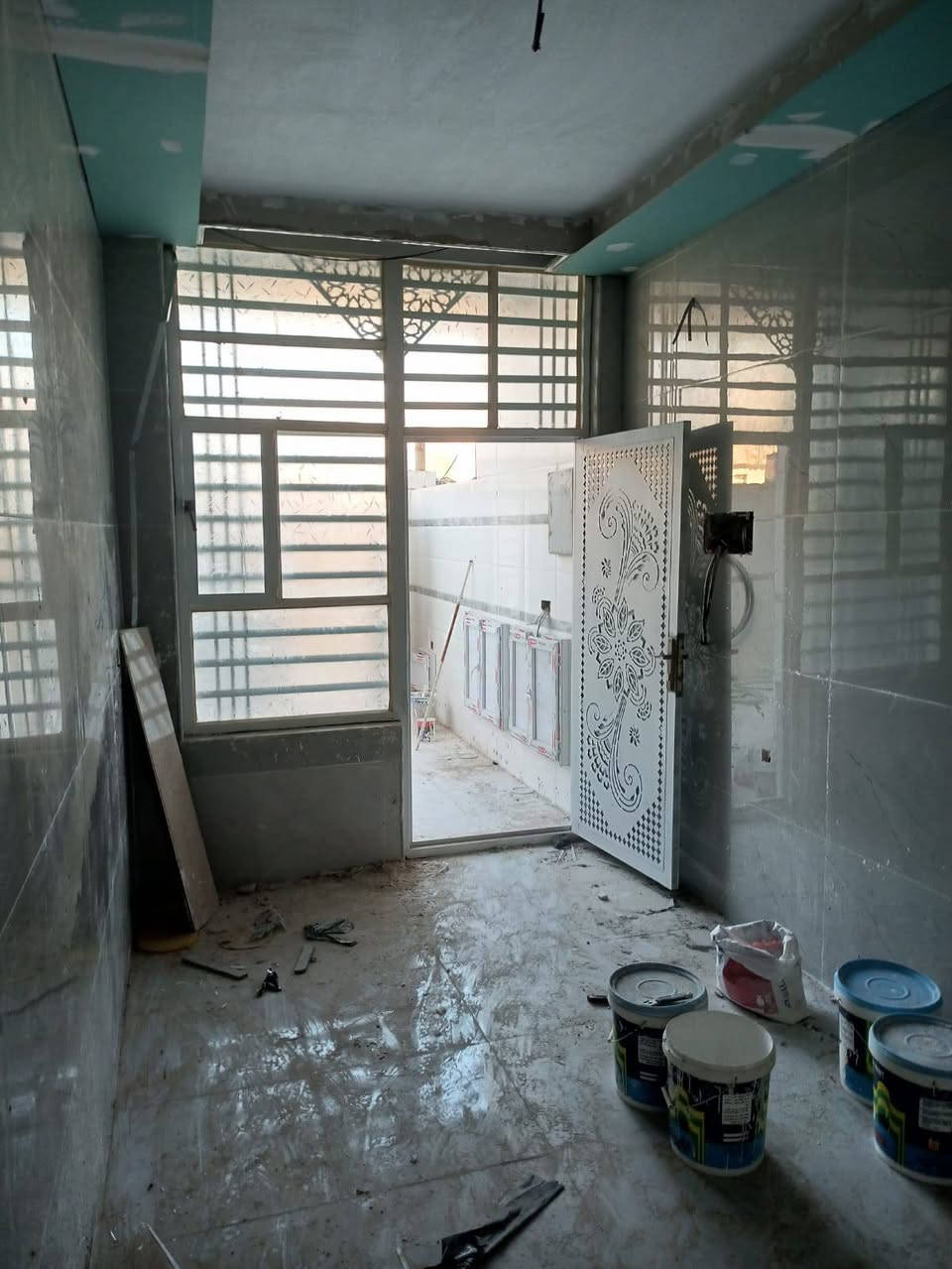 ياالله 

يوجد لدينا بيت للبيع حي ميسان قطاع 32 شارع الجامع مساحه 125متر طابقين يحتوي على غرفه وصاله واستقبال ومطبخ وصحيات والطابق الثاني يحتوي على غرفتين وصاله وصحيات صب كونكريت ارضيه بورسلين جدران بورسلين الواح سقوف جبسن بورد شغل درجه اولى السعر المطلوب خاص 

للاستفسار والمعلومات الاتصال بنا ع الارقام التاليه 

***********

***********

***********

او مراجعه مكتب ألروان للوساطه العقاريه والمقاولات العامه 

عنوان المكتب حي ميسان ع الشريط قرب صيدليه الشراع مقابل الاستداره مباشر 

البيت حاليا ع التشطيب ايام قليله ويصبح جاهز للسكن

عندك بيت عرصه للبيع راسلنه وات ساب وتدلل 

نشتري جميع الدور والعرصات حي ميسان
