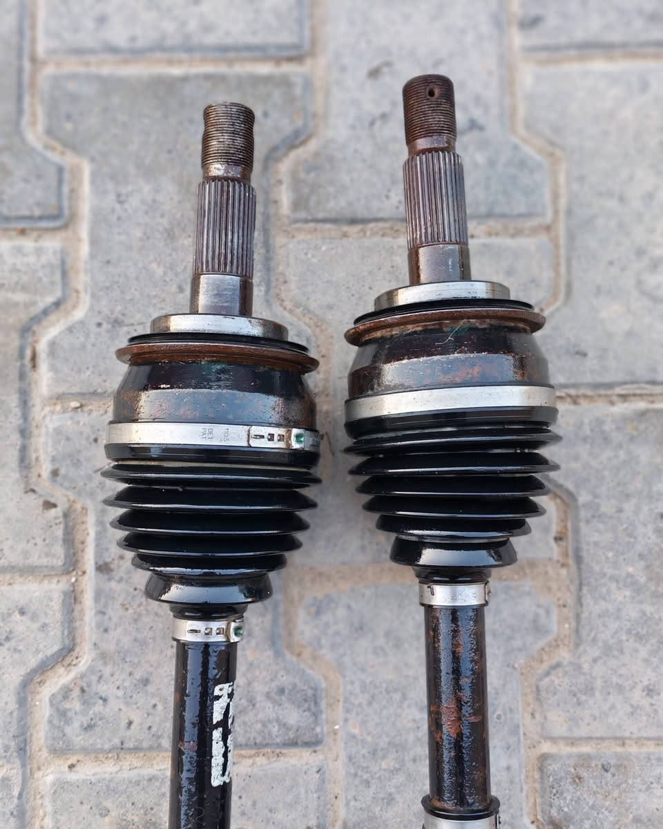 زوج درايم شفت ياباني اصلي شركة مال حاوية تيوتا فلاونزا فور ويل
يرهم على موديل سياره من 2006الى2025
للتواصل ***********
