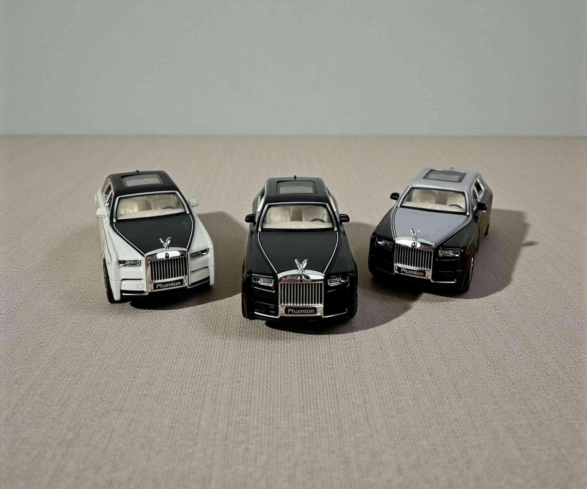تحب السيارات الفخمة؟ 
رولز رويس فانتوم بحجم كبير وتفاصيل تخبل!

الأبواب تفتح، والمحرك واضح بالتفصيل 

تصميم ملكي يخليها قطعة عرض مميزة بأي مكان.

مناسبة للأطفال وهواة التجميع بنفس الوقت.

تفاصيل كروم ولمسات فخامة حقيقية.

اختيار مثالي كهدية راقية ومميزة 🎁✨

تواصل واتساب: ***********  او  عبر صفحتنا
