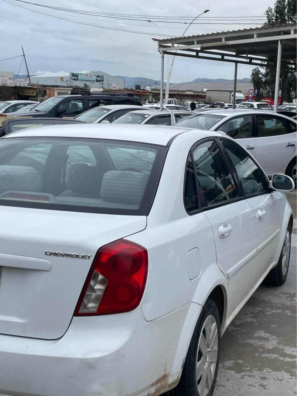 شوفرليت اوبترا 2012
رقم دهوك شرط تحويل 
تخمات و حدادي جديد 
داخل و خارج نضيف 
تبريدها حار و بارد شغال 
بي ٣ قطعه صبغ بدون دواخل نهائيا 
سقف و شواصي و دواخل كلها شرط 
كير و محرك شرط 
سعر 73 و مجال 
*********** شيخان, نينوى
