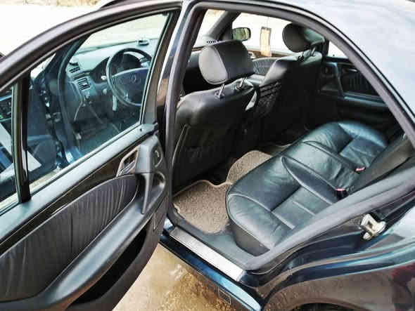 السلام عليكم
مارسيدس 210 موديل 98 فول مواصفات افنكارد وارد ياباني السياره كفاله عامه من صبغ وتبديل وحادث  وضع شركة.... رقم بغداد دولي باسمي مامتواجد ع النت.. ***********.... اتصل وبخدمتك
