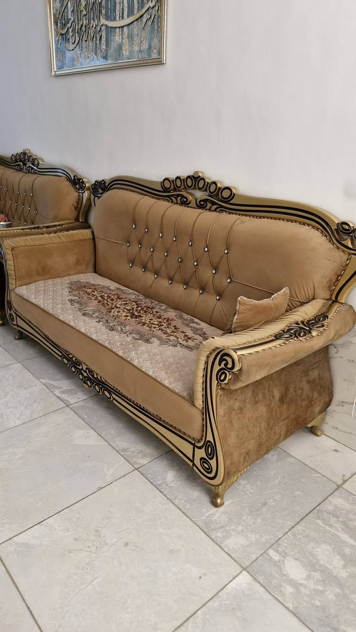 تخم عشر مقاعد مستعمل يشبه الجديد للبيع ***********
