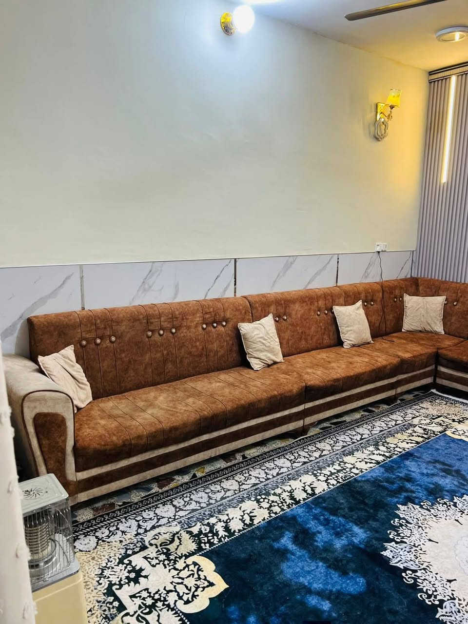 سلام عليكم تخم حرف L خمس قطع   10 مقاعد موديل تركي شغل درجة أولى السعر ٣٠٠ ألف بيت مجال حق الجية الشراي العنوان بغداد / م الصدر.. كيارة الهاتف ***********
***********
