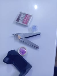 اجهزة أضافر نضافه 98‎%‎ وبالاضافه غراض حسب ما موضحات بالصور قيم وأخذ+ل...