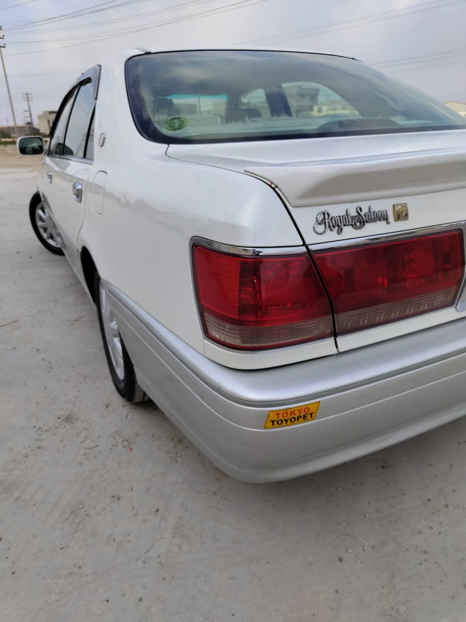 كراون ملكة لبيع موديل 2000
رقم كركوك دولي
 بسمي شرط تحويل 

مكفولة من كص والضربة بدون صبغ 
تحوير جوة نجف دشبول امارات
محرك D4 كبير شاصي 75
أربع دكم 
سيدي6 اقراص
أربع كشنات كهرباء 
ثلاجة خلفية 
تبريد قطعتين 
صدر امامي خلفي جديد
تخم تاير جديد
سعر 155بي مجال
 مكاني ديالى بعقوبة
***********
