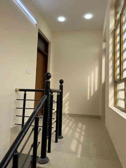 #مكتب_النهرين_للعقار
#حي_تونس_افاق_عربية

دار سكني  ٥٠ متر #للايجار  قطع الصناعة
يحتوي على مدخل استقبال مطبخ خدمات في الطابق الارضي 
الطابق الاول غرفتين نوم وخدمات الطابق الثاني غرفة نوم 
الدار بناء حديث وغير ومسكون سابقا قريب من سريع القناة 
للتفاصيل والاستفسار 
الاتصال 
***********
***********
ابو مصطفى العبيدي
***********
مصطفى العبيدي
