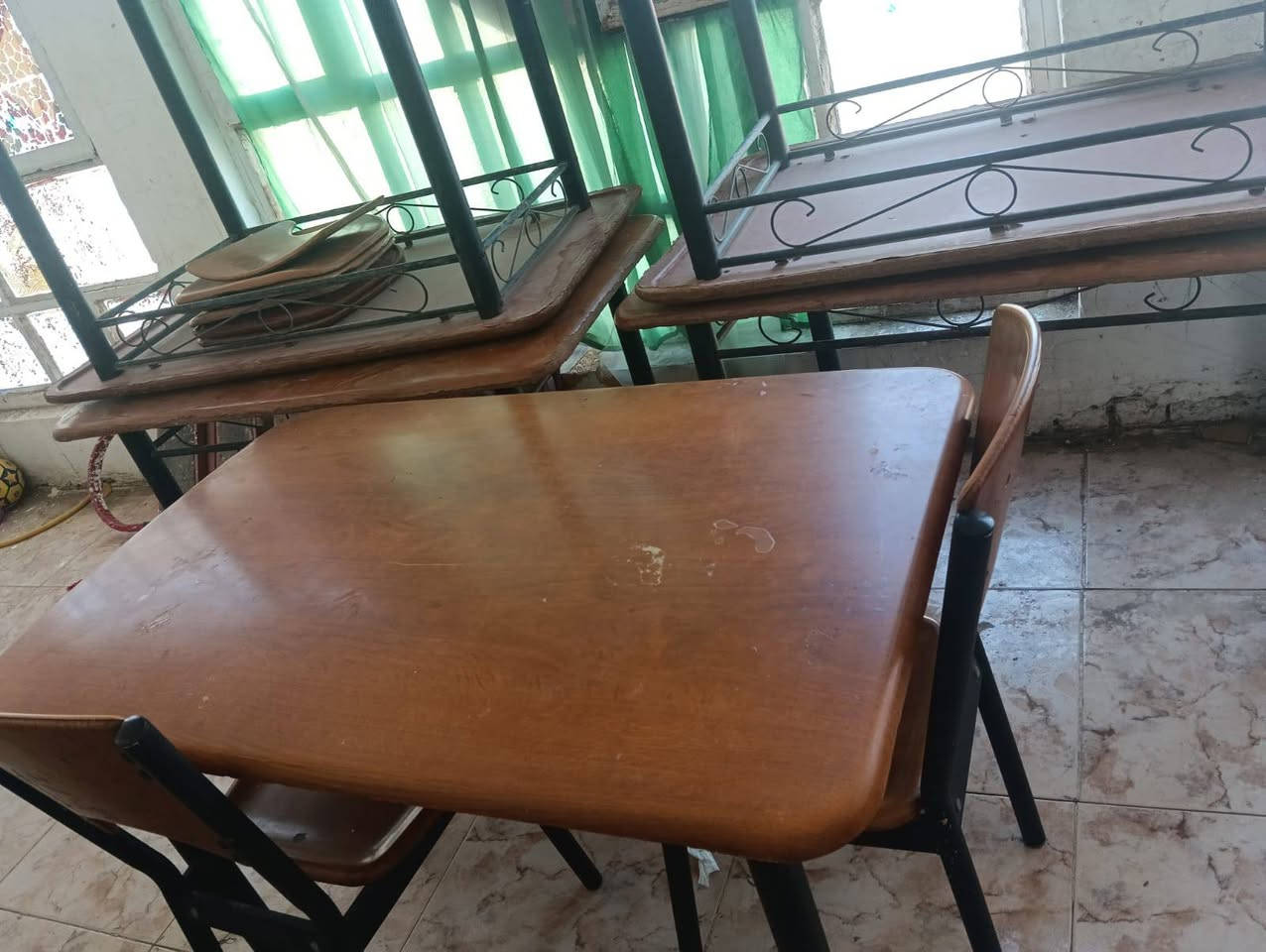 إسلام عليكم بيع مستعجل ماعندي مكان الهن  ميز طعام عدد اربعه  خشب 4 متكون من ميز واربعه كراسي نظيفات مال مطعم  للبيع 125  الواحد وبي مجال للشراي


**إذا كنت صاحب هذا الإعلان وتريد حذفه لأي سبب، رجاءا أرسل رسالة إلى الدعم الفني**