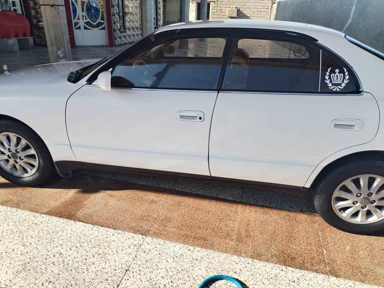 سلام عليكم شيزر موديل 2000 رقم كربلاء مكفولة كفالة عامة من جميع النواحي تبريد شغاله كهربائيات من طول لطول شغال تخم تاير جديد حداديه توه نفضتهه مكاني بصره سعر السياره(٦٦) وبيه مجال ***********
