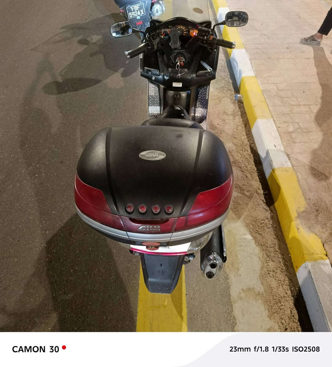 سلام عليكم سلفر 600 محرك برغي ما مفتوح. بي دراجه شلعه ومعدل شرط 180  بيه ملاحظات ترايك وين ميعجبك السعر  موجود وتساب *********** مكاني كربلاء
