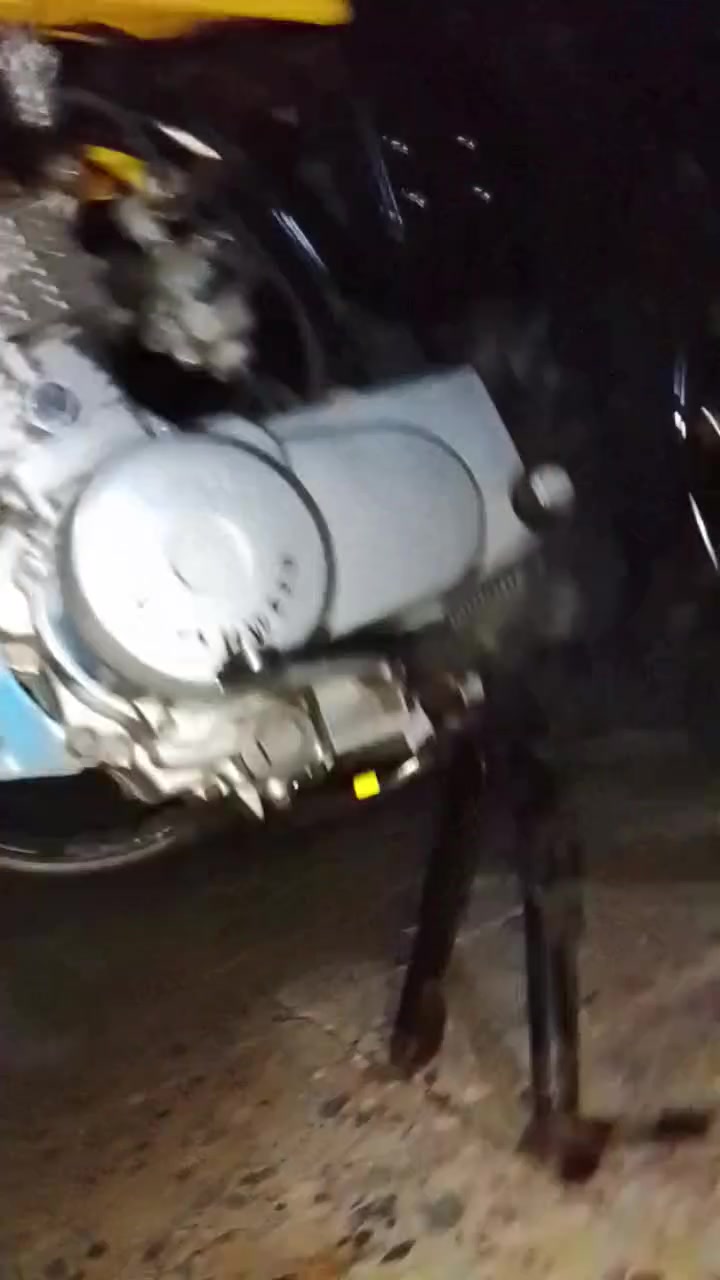 للبيع رابيدوالاخوين دراجه جاهزه كلشي ما ناقصها سعر 500وبيها مجال  بل واقع أحله من صور  مكاني البصره ابو الخصيب***********
