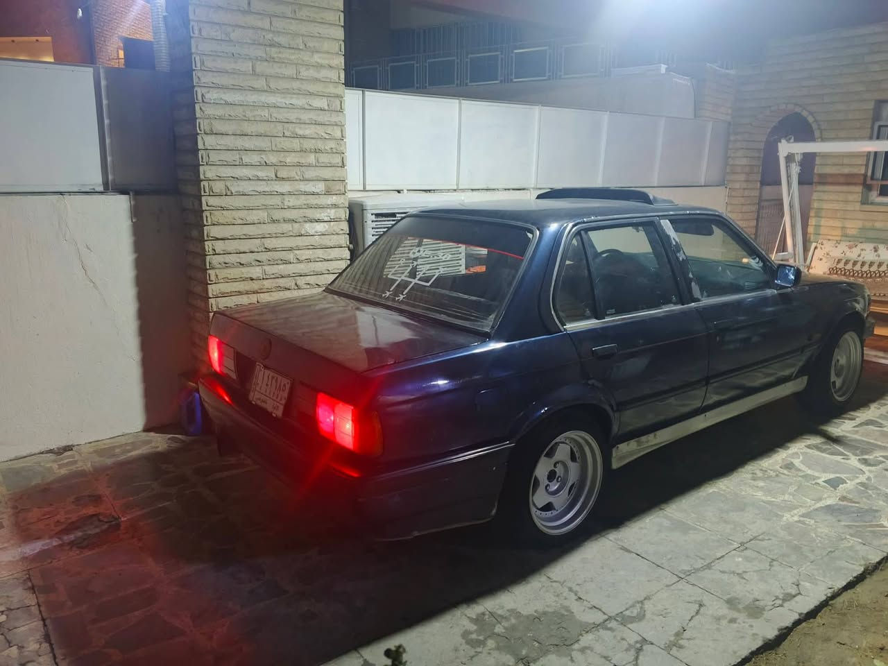 السلا عليكم 
  بي ام زعره
  موديل 91 للبيع 
  محرك جديد حاويه مفتوح 
   كير عادي
  تخم تاير جديد ويل كب رياضي 
  السعر قيم وخذ بس بل معقول
  شرط التحويل 
  مكاني كراده ‏‪***********‬‏
اتصل عل رقم مكلف بل نشر
