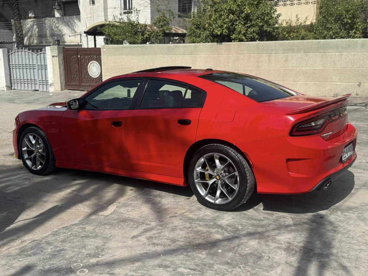 السلام عليكم دوج  جارجر Gt موديل 2021 شركه هارلم ماشيه 63 الف لون مميز بسمي كفاله عامه عدا بارد كد اصبع بالجاملغ الخلفي السعر 335وبيها مجال بسيط مكاني بغداد المنصور للاستفسار ***********
