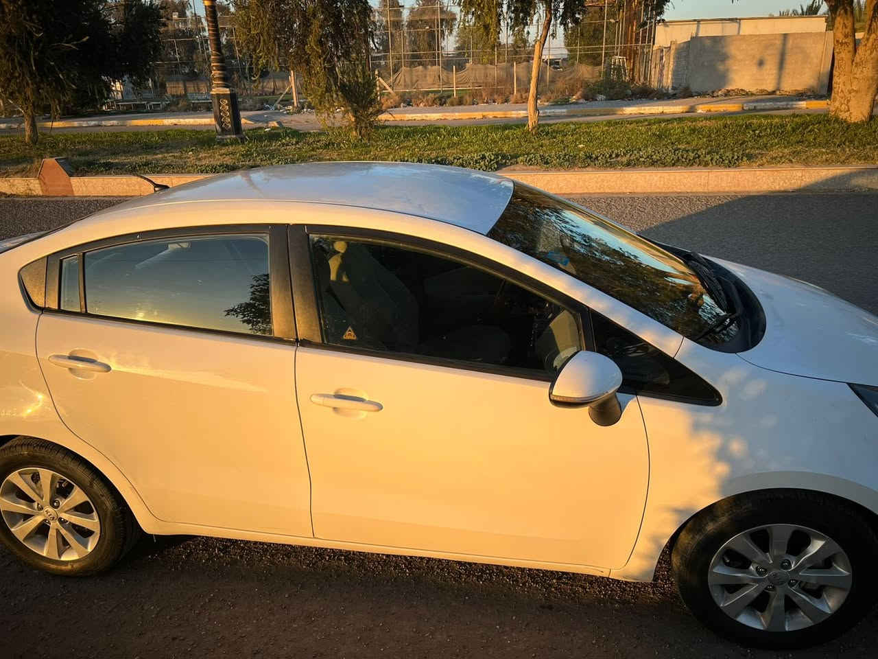 سياره كيا ريو 2015 سياره حلوه وخير من الله تبريد تدفئه  تايرات جدد وسياره. شوفت عينكم  خير من الله سعر الاتصال ع رقم ‭0782 485 8090‬
