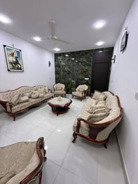 شارع الكابينات • ٢٠٠م • واجهة ١٠م