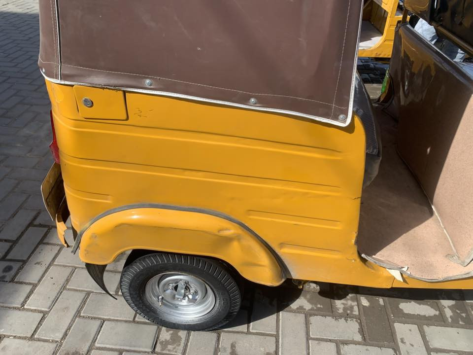 سلام عليكم من رخصة الادمن                  تكتك للبيع موديل 18 شهر12                                                            تكتك نضيفه وبيها طخات 
حادثها كما موضح بالصوره 
معمر دوس صبغ عام للجماليه 
السعر 5وبيه مجال 
للاستفسار /*********** /فقط واتساب 
المكان بغداد حي العامل شارع المصرف
