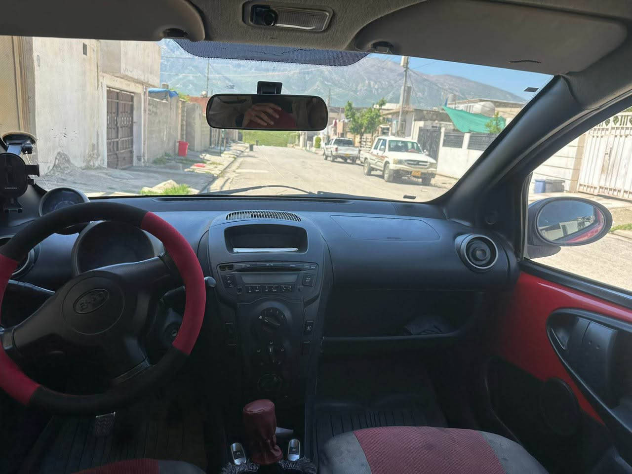 * جۆری سەیارە: BYD F0
3 پستون 
* ساڵی دروستکردن: ٢٠١١ڕەنگ: سوور
* دۆخی بۆیە: بێ بۆیەیە،      
    * ناوەوەی زۆر پاکە و بێ کێشەیە مەکینە و گێر: بە شەرتە بێ دووکەڵ و بێ مەسرفە
    *  سەیارەیەکی زۆر توندوتۆڵە
* نرخ:35وەرەقە و کەمێک مەوعامەلە.
* 3 وەرەقە خەرامەی لەسەرە دوای مەعمالە دەتدەمەوە
* شوێن: سۆران.
* ژمارەی تلفۆن:
* 0750 049 21 95 سوران, أربيل
