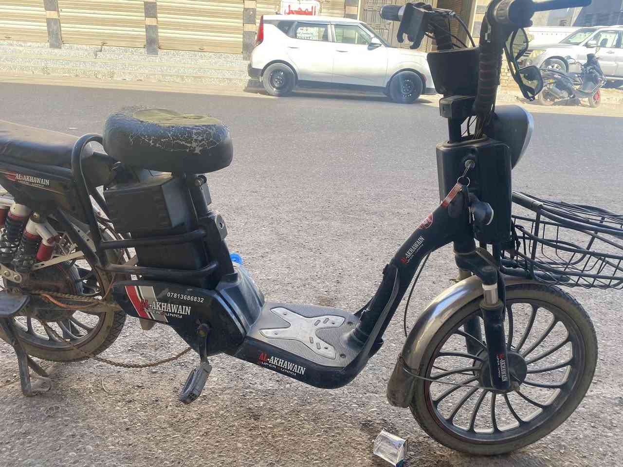دراجة شحن للبيع (مستعمل نظيف) 🚲⚡البطارية بحالة ممتازة جداً.
شحن سريع اربع بطاريات 
غراضه كامله 
السعر خاص وبي مجال بسيط للشراي 
مكاني (ديالى/بعقوبه) 
للتواصل خاص 
الرقم (***********)
#دراجه_شحن#دراجه#للبيع#مستعمل
#دراجه_للبيع
