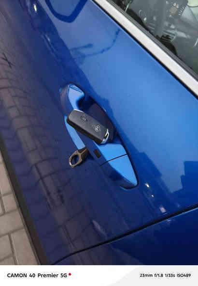 السلام عليكم (للبيع فقط بدون مراوس )
كيا سليتوز ( وارد امريكي ) موديل ( 2021 ) لون جويتي  
 ( ماشية ٢٩ الاف ) ( بدون ايرباك) 
ضرر السيارة جاملغ امامي بدون دواخل  ٣ قطع كلير امريكا 
 السيارة بدون تبديل 
السيارة جديدة بمعنا الكلمة واحلى من الصور 
رقم اربيل الجديد رقم الماني
بسم شركة  تريد وكاله او تحويل مظمون100‎%‎
( موصفات السيارة ) 
فتحه سقف سلايد روف 
بصمه تشغيل 
بصمه ابواب 
تشغيل عن بعد 
نقطه عمياء 
اشاير بالمري 
لايت لد 
بكلايت لد 
دفع رباعي فور ويل درايف
محرك 2000 دوش بدون دوانز
رادار امامي مانع تصادم
صندوك بصمه
داخل جلد
شاشة حجم كبير + خزن ميموري 
نضام car play لعرض الهاتف والخرائط
رادار توقف ذاتي ٣٦٠ 
اضائه داخليه لد لمس 
تبريد لمس 
تحديد مسار قياده ذاتيه 
تبريد قطعتين 
تدفئه كشنات 
تدفئه ستيرن  جلد 
كشنات جلد 
كامرة دوارة
نضام الانحدار الجبلي
اطفاء ذاتي عند التوقف السيارة
ثلالث وضعيات قيادة
مانع تصادم
نظام كروز ذكي يقلل ويزيد السرعة حسب السيارة في
فول تحكم ستيرن   
نضام اوتو لايت يعني العالي يشتغل بل ضلمه اوتو
شاشة عرض الاعطال  
سيرفس كامل دهن + فلاتر
ويل كب حجم جبير مشيف
دسكات خلفي امامي 
 كتلوكات الشركة سبير وفلينة الشركة
السيارة جاهزة بدون اي نقص واي مصرف مابيها  
مكاني بغداد
الهاتف ***********
