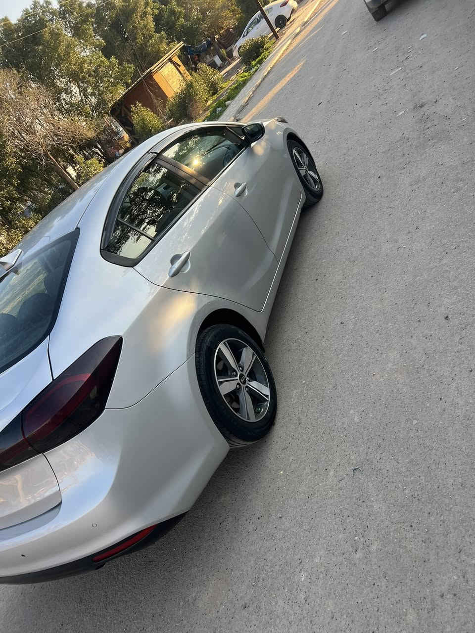 السلام عليكم فورتي 2018حادث موضح ب صوره بيهه جاملغ  وباب مبارك سياره كلش نظيفه بدون دواخل ويرباك  السعر 110 مكان جادريه ***********
