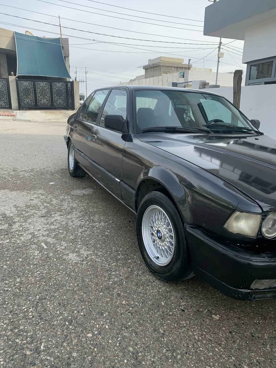 سلاو خواله‌هه‌موولایك bmw 735 بیلاد گیر عادی  گیرومه‌كه‌نه‌وئه‌كسل به‌شه‌رت
سلاید 
جوارجام كابرابا 
قفل مه‌ركه‌زی 
تایاوویلی لۆك
ئارمی هه‌ولێره‌ ئارمه‌ عه‌سلیكه‌ی ون كۆپیكه‌ی له‌گه‌لایه‌ 22 گه‌لاو معامله‌ برایانه‌ ***********
