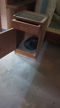 دولاب خشبي 3 أبواب • جرباية مع دواليب • عالفيس