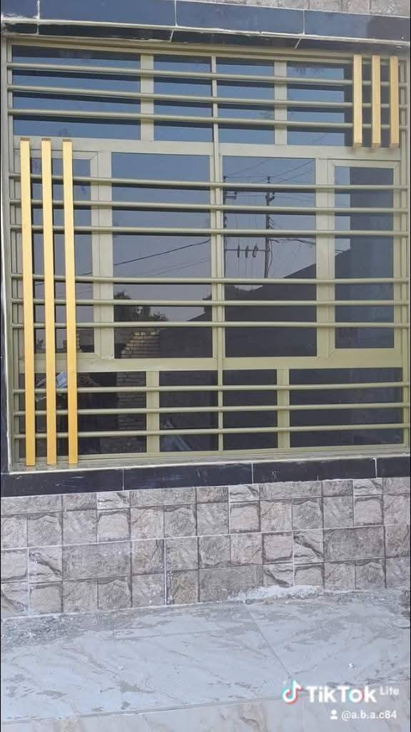 سلام عليكم 
 صبغ وجام  
شغلنه قطعي  
عنده نواع لجام ونواع لصبغ 
اي لون تختاره وي جام تختاره 
شغل ترجه اوله كادر كاملل 
***********بي واتساب
