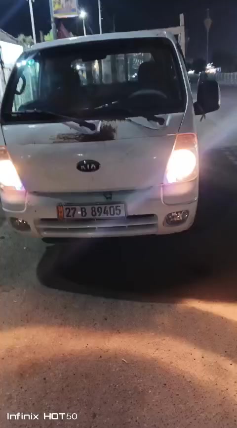 السلام عليكم كيه بكو موديل 2010رقم دولي ذي قار بسمنه ابسعر 78سياره مكفولة كفاله عامه شواصي مكفوله مكينه 2700رقم صاحب السيارة ***********
