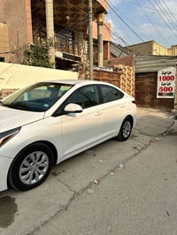 اكسنت موديل ٢٠٢٢ اللون ابيض وارد امريكي محرك ١٦٠٠ دوش بدون ضرر فقط ربع...