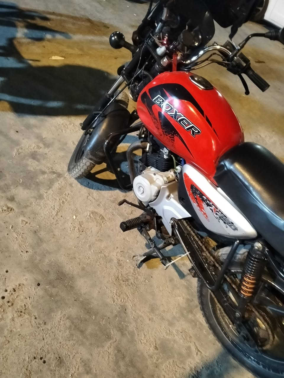 بوكسر موديل 2021 دراجه نضيفه وخير من الله مكينه ما مفتوحه مرقمه بغداد العنوان البياع  الشرطه السعر مليونين ***********
