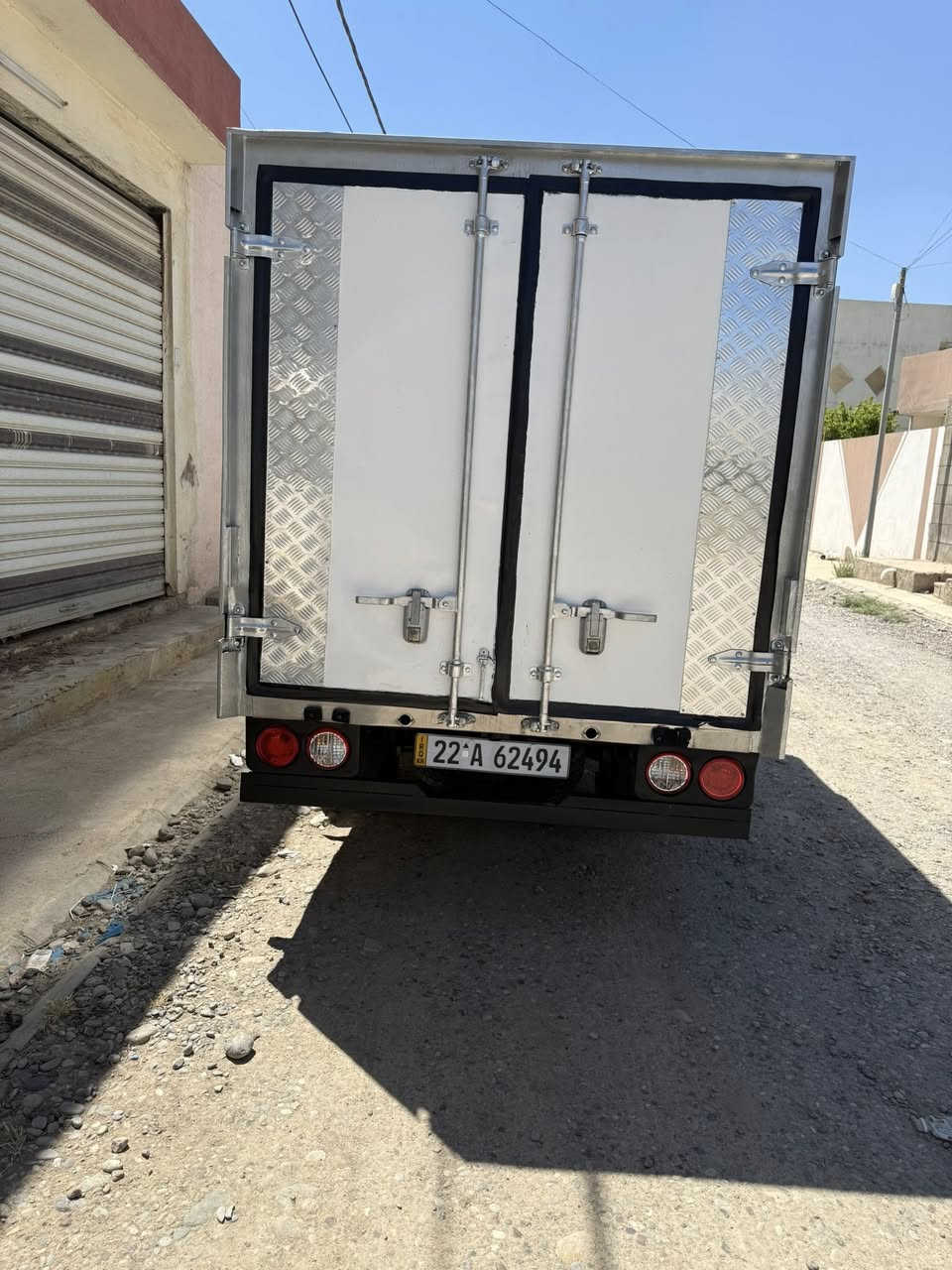 للبيع كيا براد موديل ٢٠٠٨ 
سنويه جديد لحد ٢٠٣١ بسمي 
هزه جديده 
براد شغال شرط التجميد 
سياره بدون صبغ بدون اي ضرر 
مكان السياره كركوك 
***********
