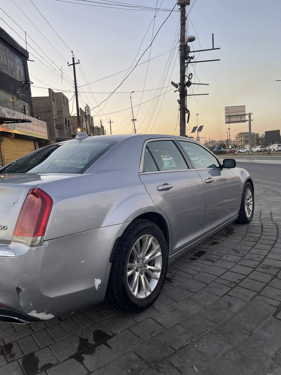 اوباما 300C موديل 2016
اصل 2016 سنوية باسمي حادث خلفي جاملغ خلفي مصبوغ قبغ جنطه مبدل وبيها جاملغ امامي جهة السايق مصبوغ اثر شخط ماشية 180 الف 

مواصفات السياره بانوراما بصمة كشنات جلد تدفئة تبريد كشنات والمواصفات البقيه معروفة 

للاستفسار ***********
