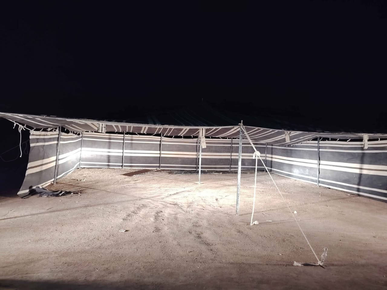 للبيع خيمة قماش ملكي تفصال درجة أولى قياس 9 × 10 متر

الخيمة كاملة مع جميع ملحقاتها:

حديد كامل وقوي

حبال تثبيت

رواق

قماش نوع ممتاز وتحمل عالي

مناسبة للمناسبات والمواكب الحسينية .نظيفة وجاهزة للاستعمال.
استعمال فقط ٥ ايام 
السعر مناسب وللجادين فقط.للتواصل خاص أو اتصال.
***********
*********** الشيباسيش, ذي قار
