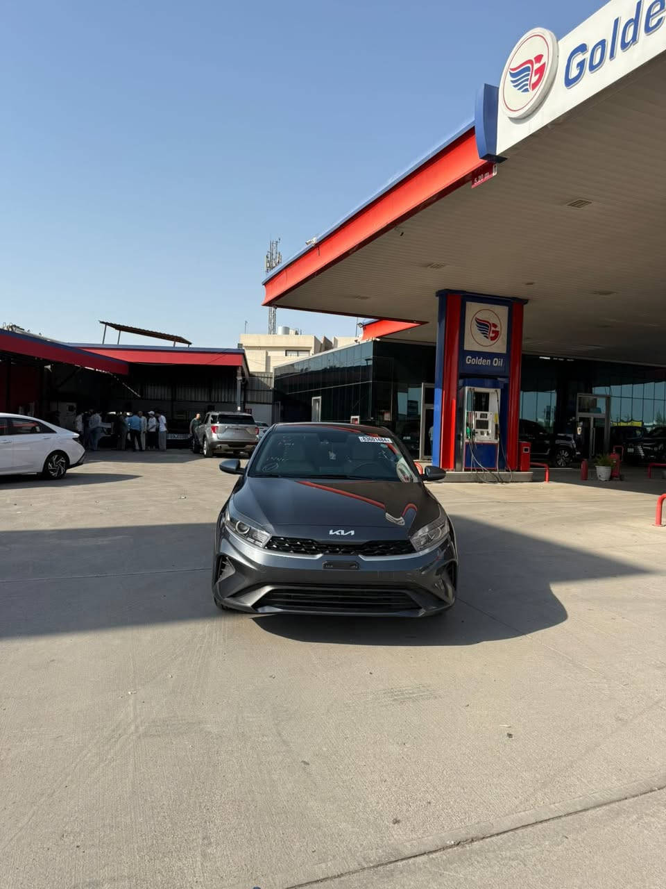 فورتي وارد امريكي 2023 لون نفطي رقم اربيل جديد ماشيه 114 ميل  هيه جاية ماشيه اهواي سيارة اي نقص مابيها محرك 2000 سيارة مابيها حادث صورها موجودة بالمنشور فقط كلير من امريكا 3 قطع كلير فقط رصعات بقمارة بدون طخة سيارة 
مكاني البياع  
***********
السعر 148$
