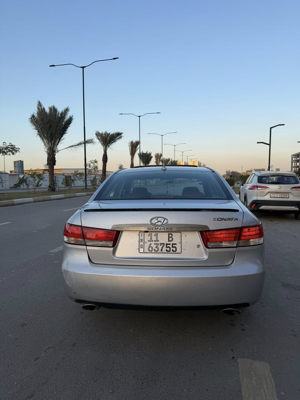 السلام عليكم سوناتا ٢٠٠٦ محرك ٣٣٠٠
سيارة مال بيت نضيفة تبريد انجماد 
لايتات كهربائيات كلها كاملة 
مقاعد جلد كير ومحرك مكفولة 
فتحة سقف شاشة اندرويد سنترلوك 
مابيهة اي نقوصات تجي وتشوف 
مكاني بغداد حي جهاد تحويل مباشر 
للاستفسار عن السعر اتصل على الرقم 
***********
