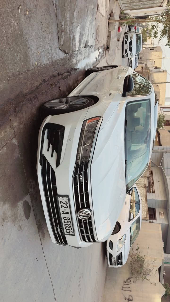 السلام عليكم باسات ار لاين موديل 2019 فول ١/١ محرك ٢٠٠٠ تيربو تبديل جاملغ وبنيد بلادي وباب صبغ ارباك سستم رقم وسنوية جديد سعرها ١٢٠ وبي مجال بسيط 
*********** عنوان كركوك
