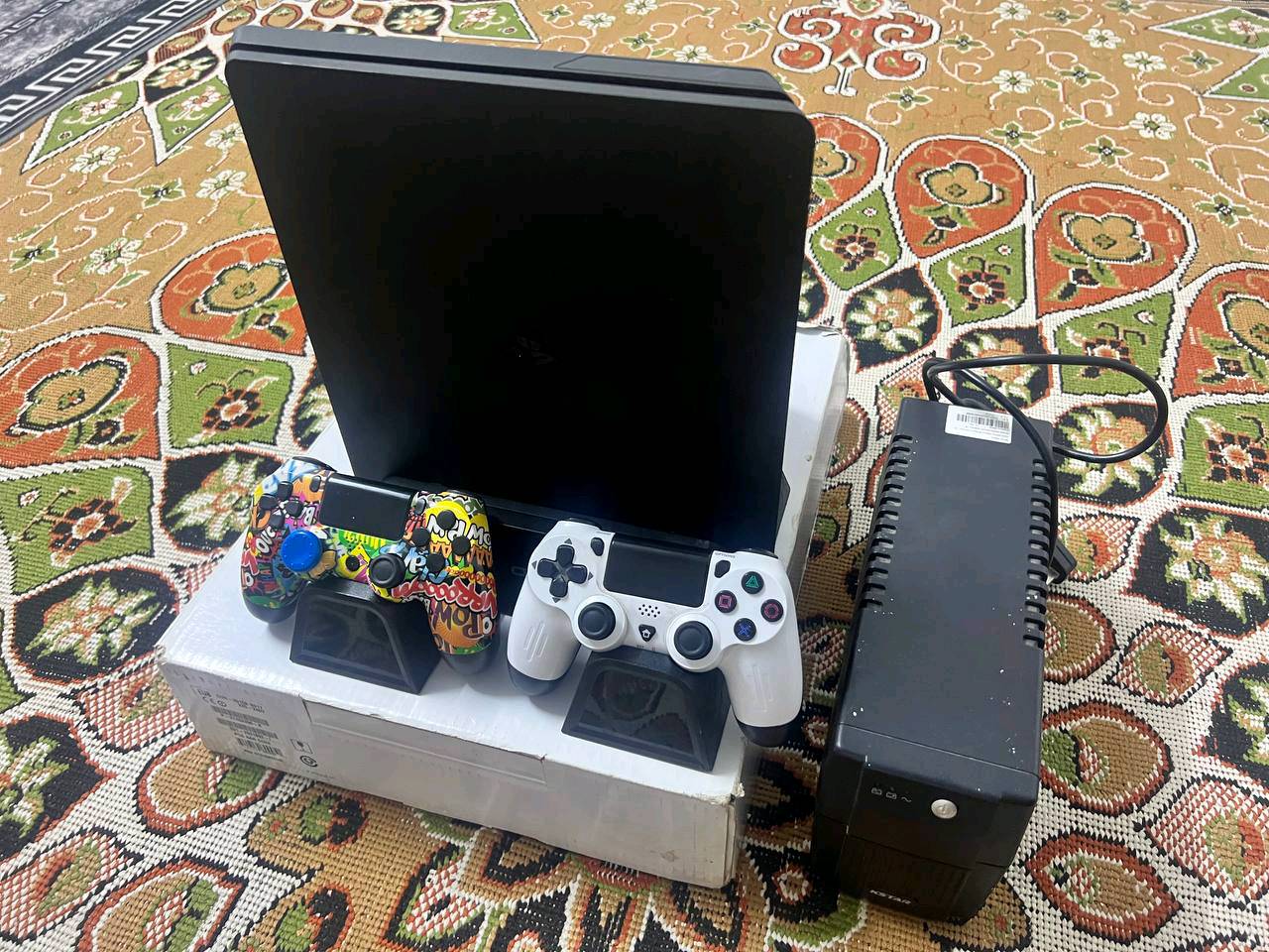 سلام عليكم بلي4 لبيع مع جميع ملحقات 300لف وبي مجال وتساب***********