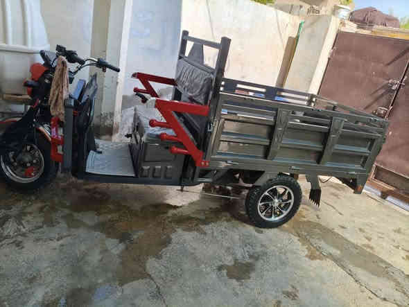 سلام عليكم شباب ستوته شحن ست بطاريات للبيع او مراوس بستوته بانزين مكانه جسر مهروت اتصل وادلل***********
