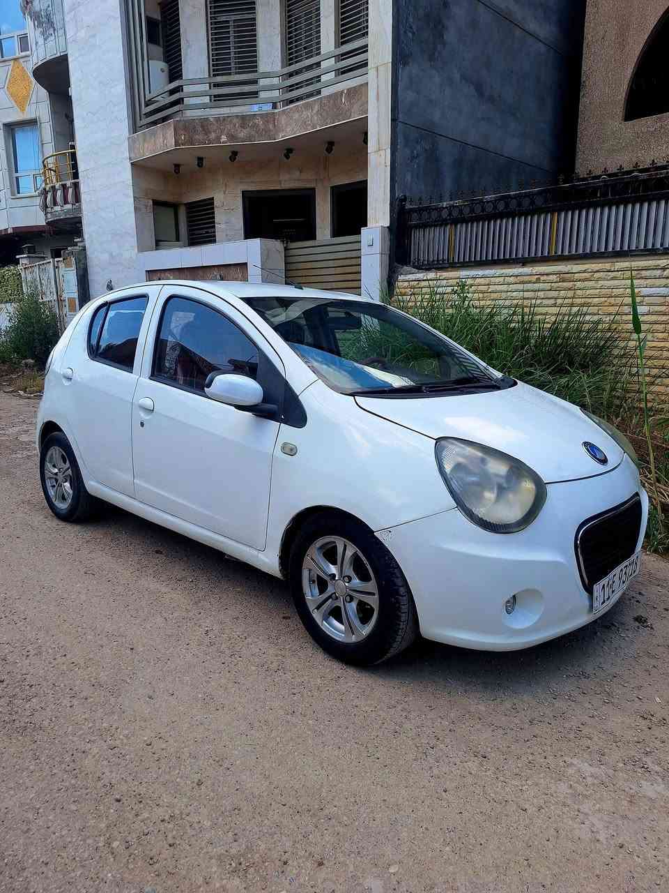 السلام عليكم  باندا 2013 نظيفه للبيع 
السياره بيه جاملغ صبغ بدون دواخل الباقي مكفول من الصبغ وحادث 
محرك   وكير ميكانيك المرغوب  مكفولات  
تبريد  . تدفئه 
حداديه صدر نظيفه 
رقم بغداد الإنكليزي الجديد سنويه مجدده لل 2028
تحويل مباشر 
السعر  45
***********
***********
