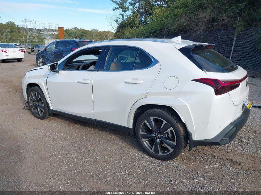 السلام عليكم 
لكزز UX 250 هايبرد موديل 2024
لون ابيض وداخل خمري مميز واعلى فئه
وصلت الحره وسعرها 157 ورقه 
ضرر السيارة بسيط جدا كما موضح بالصور يكون صبغ فقط الدعاميه الاماميه (حادث بدون شاصي وبدون حداديه وبدون كهربائيات ومكفوله كير ومحرك وشواصي وتصليح سابق)
 ***********
