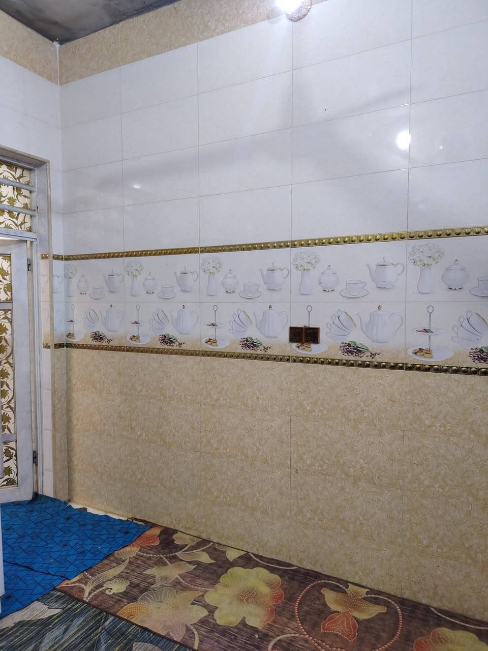 بيت للبيع طابو صرف ١٢٥ متر بي غرفه وصاله ومطبخ واستقبال وحمام داخلي وصحيات خارجيه بناء جديد العنوان الطبگه قرب حسن ال عليوي المضمد مراسلة الصفحه أو الاتصال على الرقم ***********
